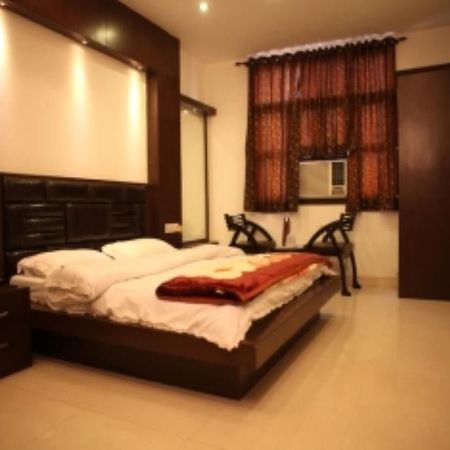 Hotel Pahwa International New Delhi Exterior photo